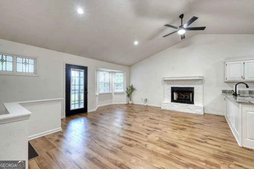 754 Honeysuckle LN Blairsville, GA 30512