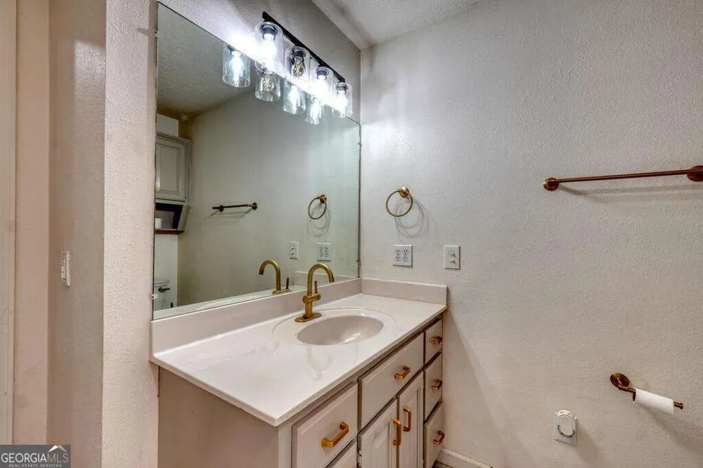 754 Honeysuckle LN Blairsville, GA 30512