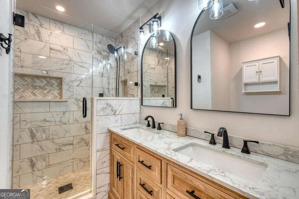 754 Honeysuckle LN Blairsville, GA 30512