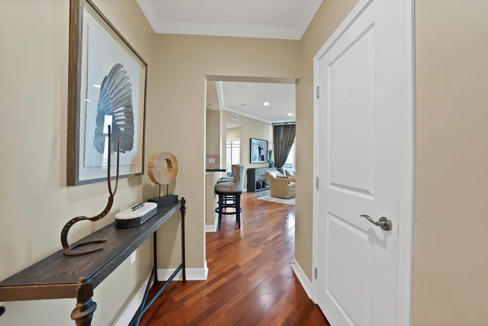 500 Throckmorton Street #1701 Fort Worth, TX 76102