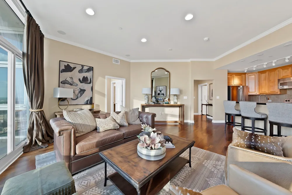 500 Throckmorton Street #1701 Fort Worth, TX 76102