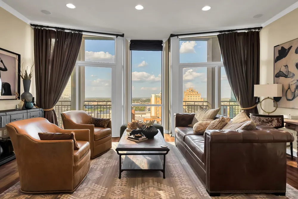 500 Throckmorton Street #1701 Fort Worth, TX 76102