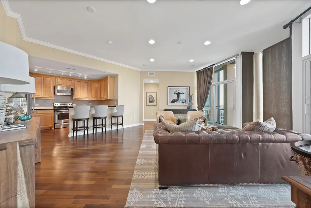 500 Throckmorton Street #1701 Fort Worth, TX 76102