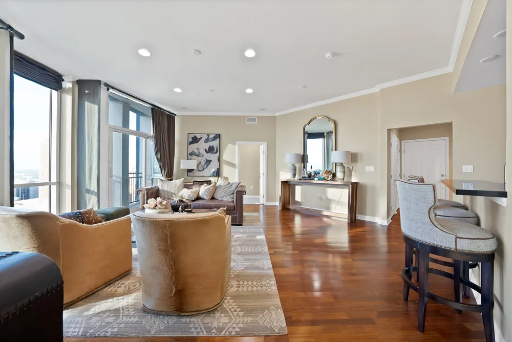 500 Throckmorton Street #1701 Fort Worth, TX 76102