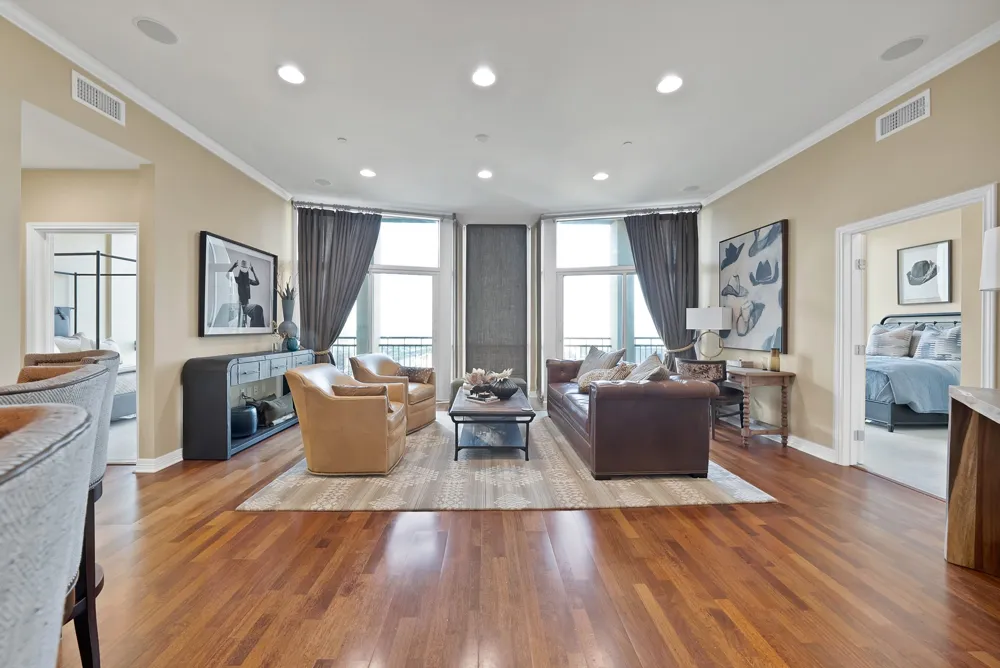 500 Throckmorton Street #1701 Fort Worth, TX 76102