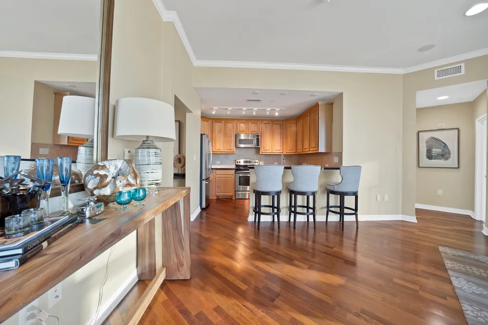 500 Throckmorton Street #1701 Fort Worth, TX 76102