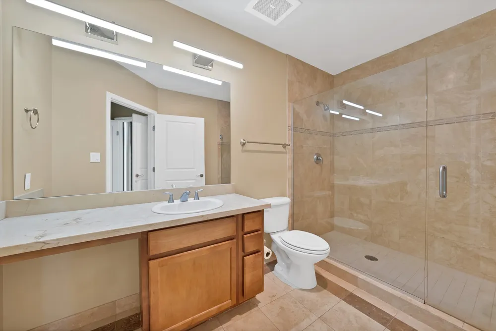 500 Throckmorton Street #1701 Fort Worth, TX 76102