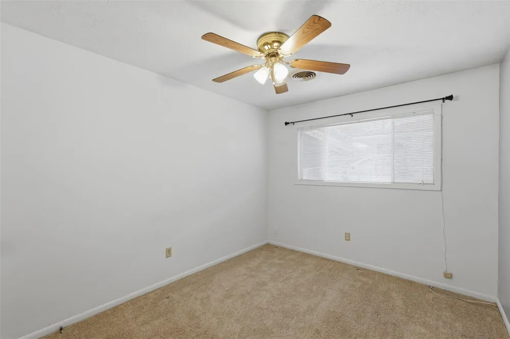 3807 Kelli Lane Bryan, TX 77802