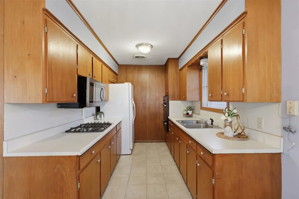 3807 Kelli Lane Bryan, TX 77802