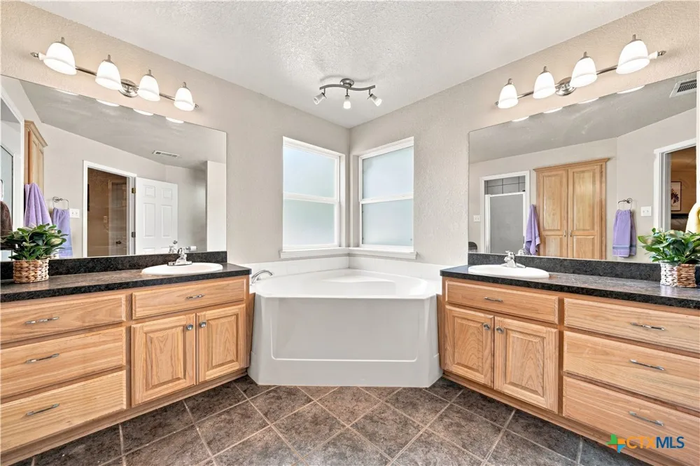 910 Cedar Ridge Road Gatesville, TX 76528