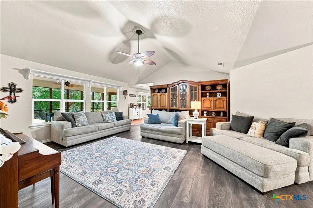 910 Cedar Ridge Road Gatesville, TX 76528