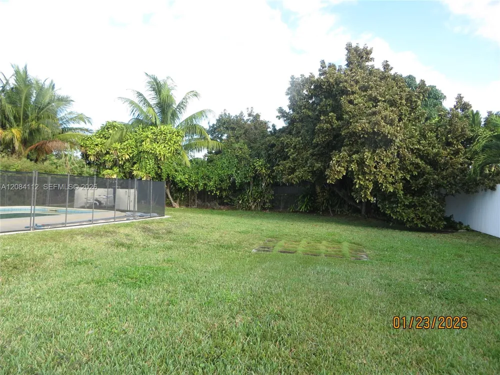 7435 SW 22nd St Miami, FL 33155