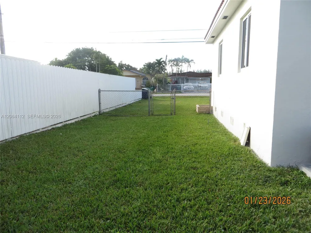 7435 SW 22nd St Miami, FL 33155