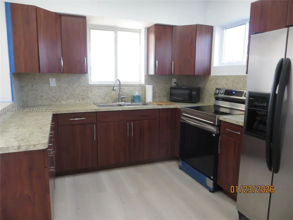 7435 SW 22nd St Miami, FL 33155