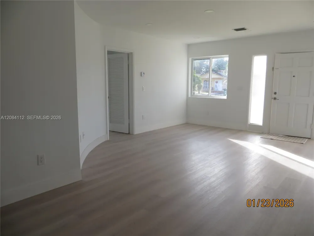 7435 SW 22nd St Miami, FL 33155