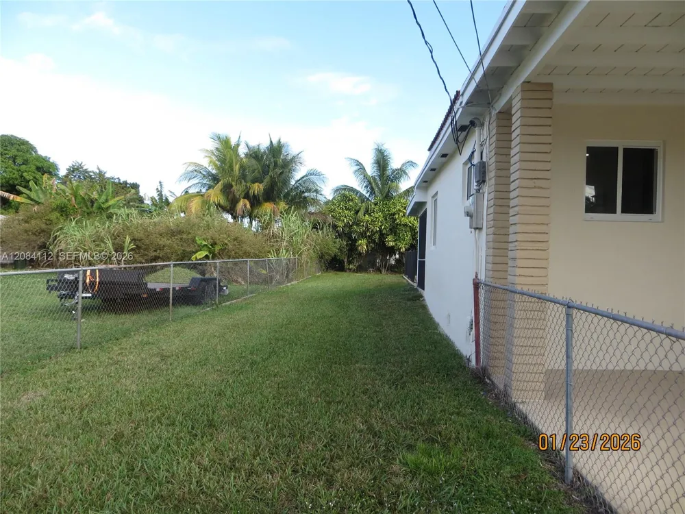 7435 SW 22nd St Miami, FL 33155
