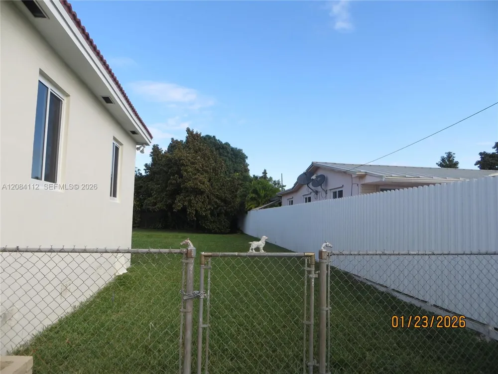 7435 SW 22nd St Miami, FL 33155