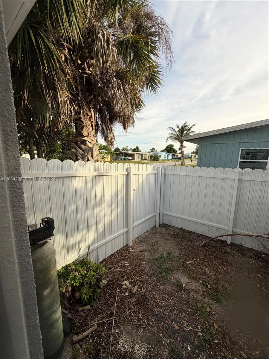 22202 Belinda Ave #0 Other City - In The State Of Florida, FL 33952