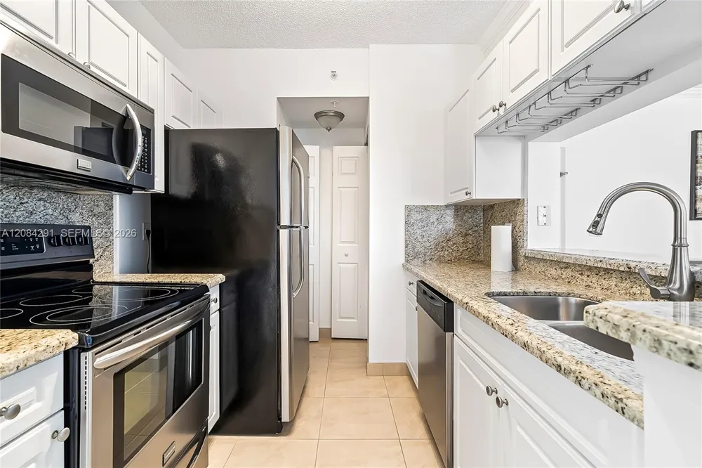 17150 Bay Rd #2618 Sunny Isles Beach, FL 33160
