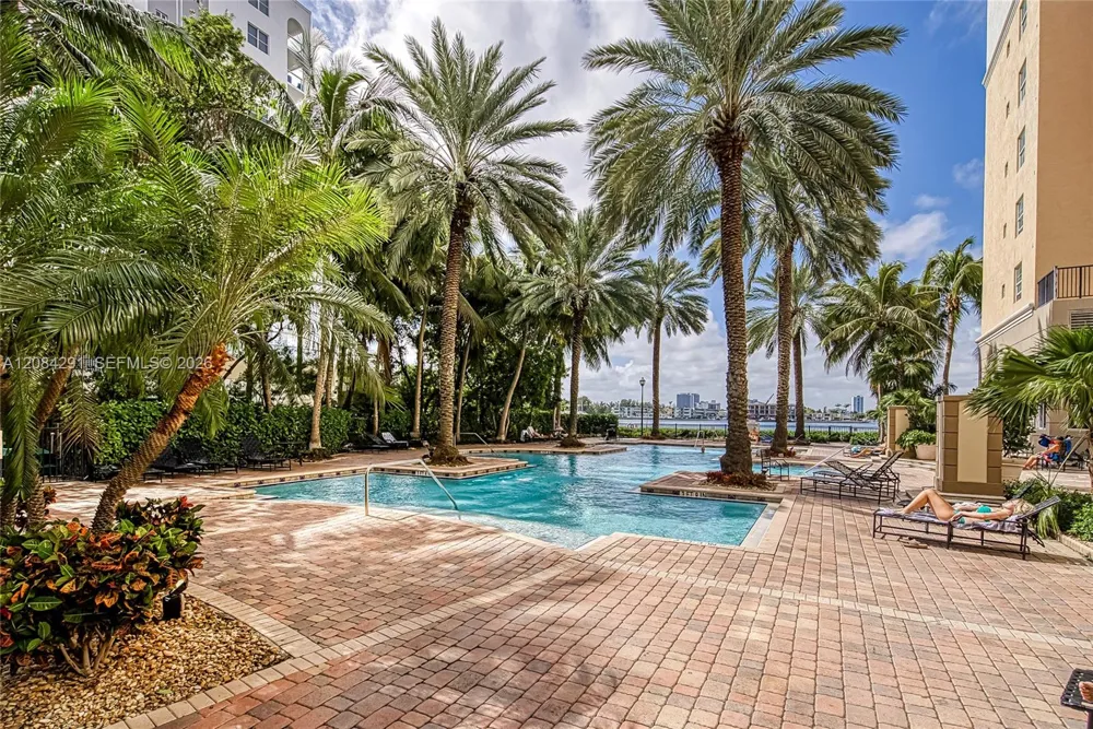 17150 Bay Rd #2618 Sunny Isles Beach, FL 33160