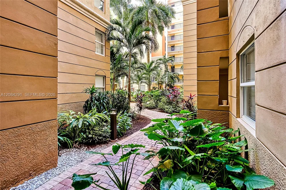 17150 Bay Rd #2618 Sunny Isles Beach, FL 33160