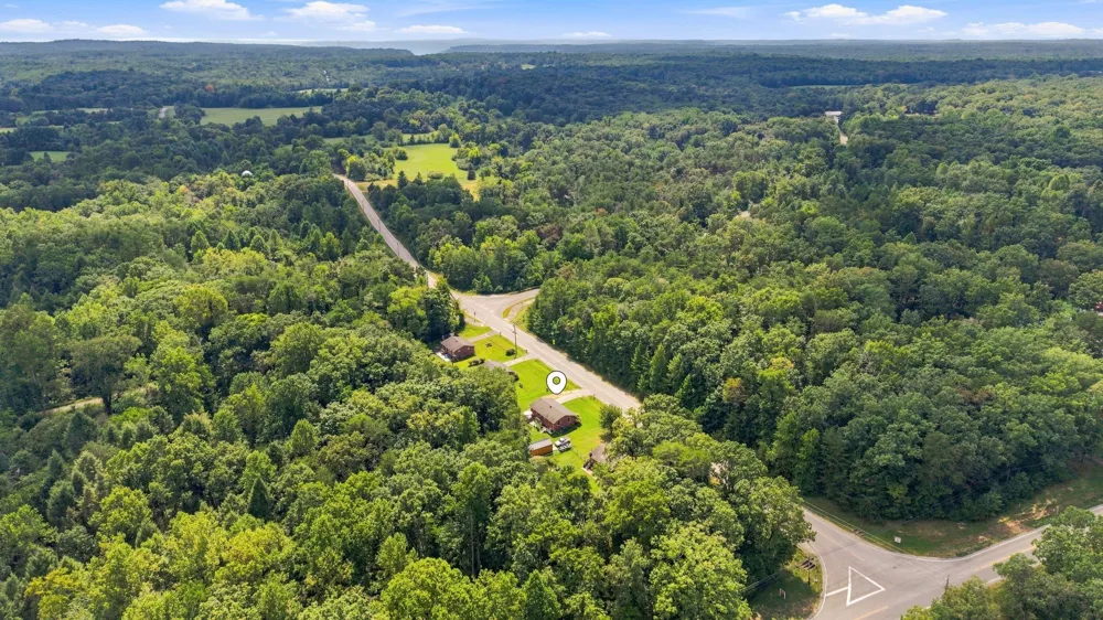 2864 Pigeon Springs Rd Tracy City, TN 37387