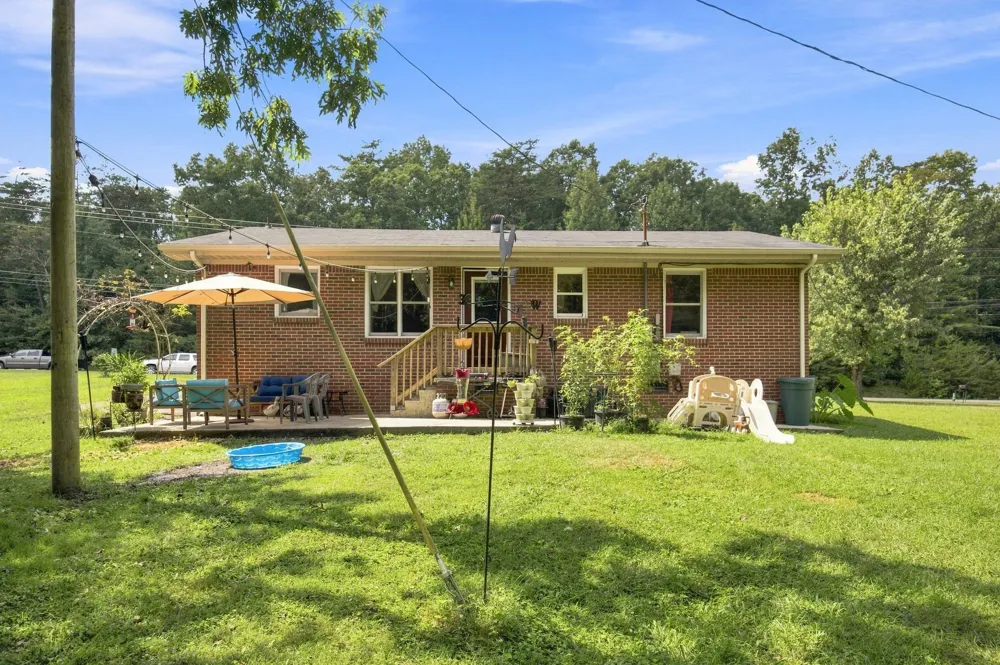 2864 Pigeon Springs Rd Tracy City, TN 37387