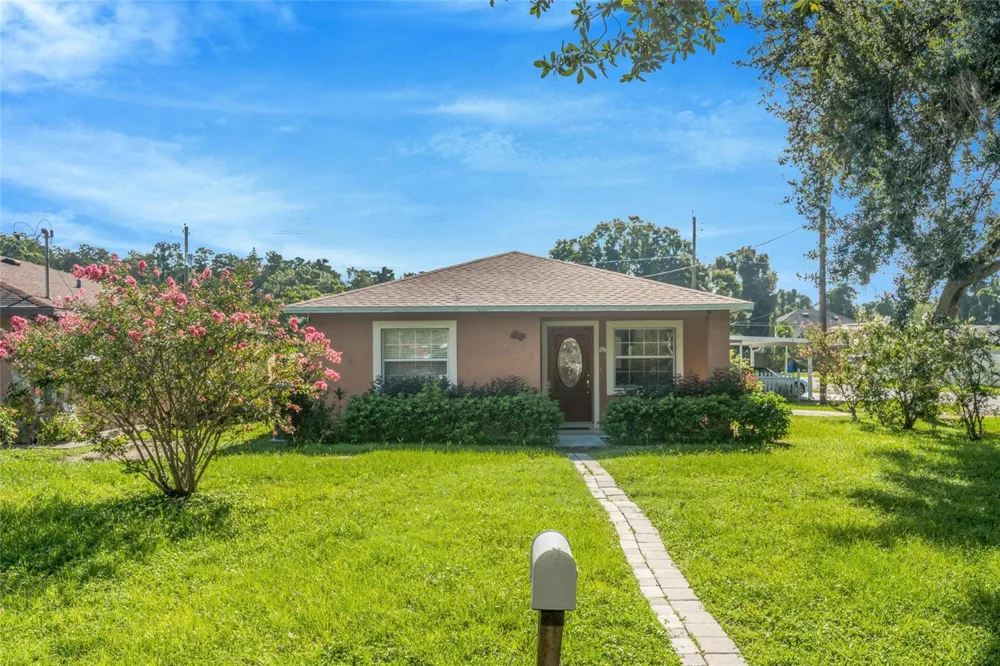 8001 HUBERT AVENUE Tampa, FL 33614