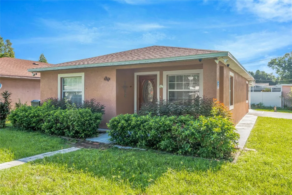 8001 HUBERT AVENUE Tampa, FL 33614
