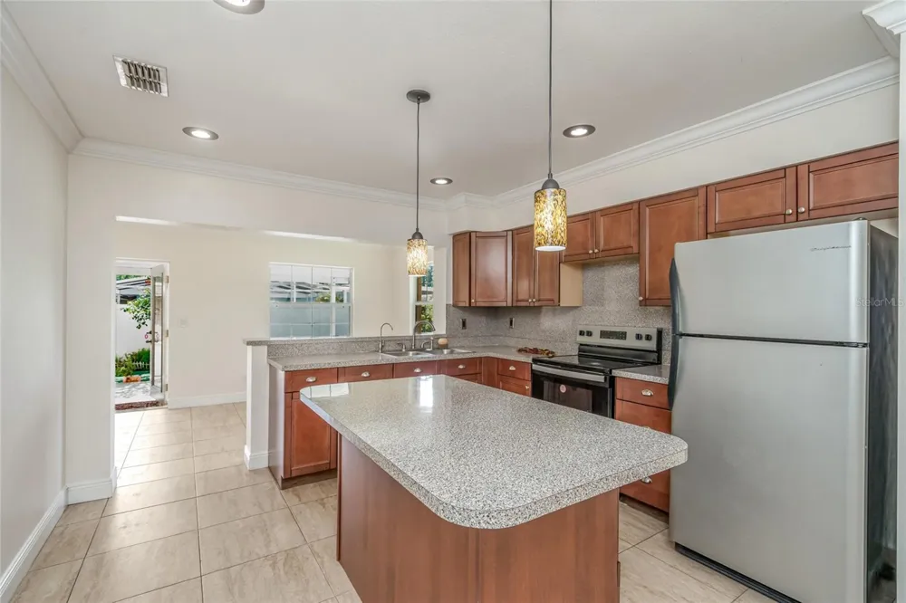 8001 HUBERT AVENUE Tampa, FL 33614