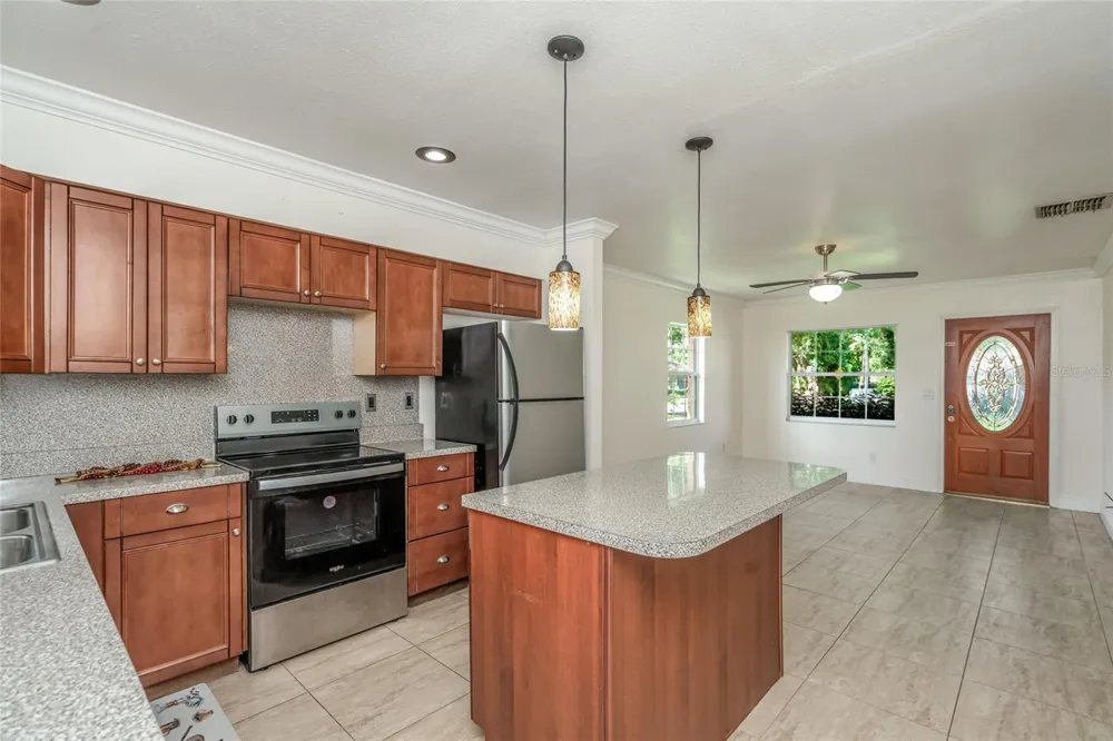 8001 HUBERT AVENUE Tampa, FL 33614