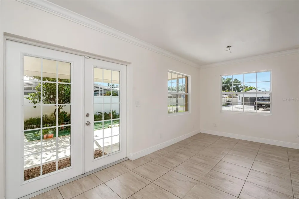 8001 HUBERT AVENUE Tampa, FL 33614