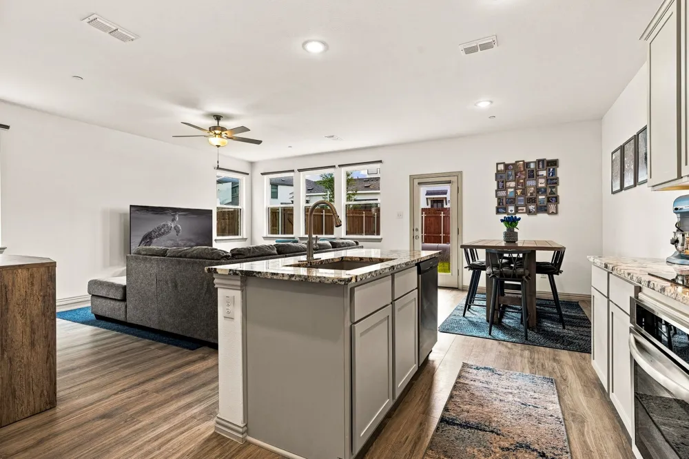 1126 Bowie Drive Lewisville, TX 75077