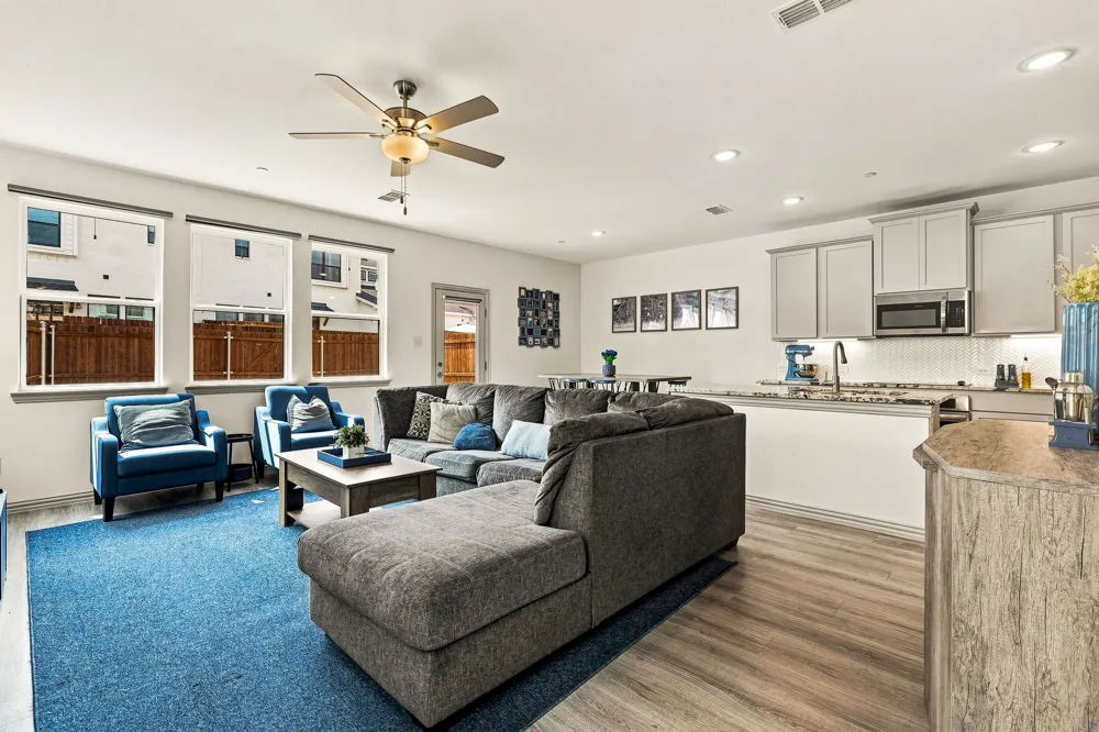 1126 Bowie Drive Lewisville, TX 75077