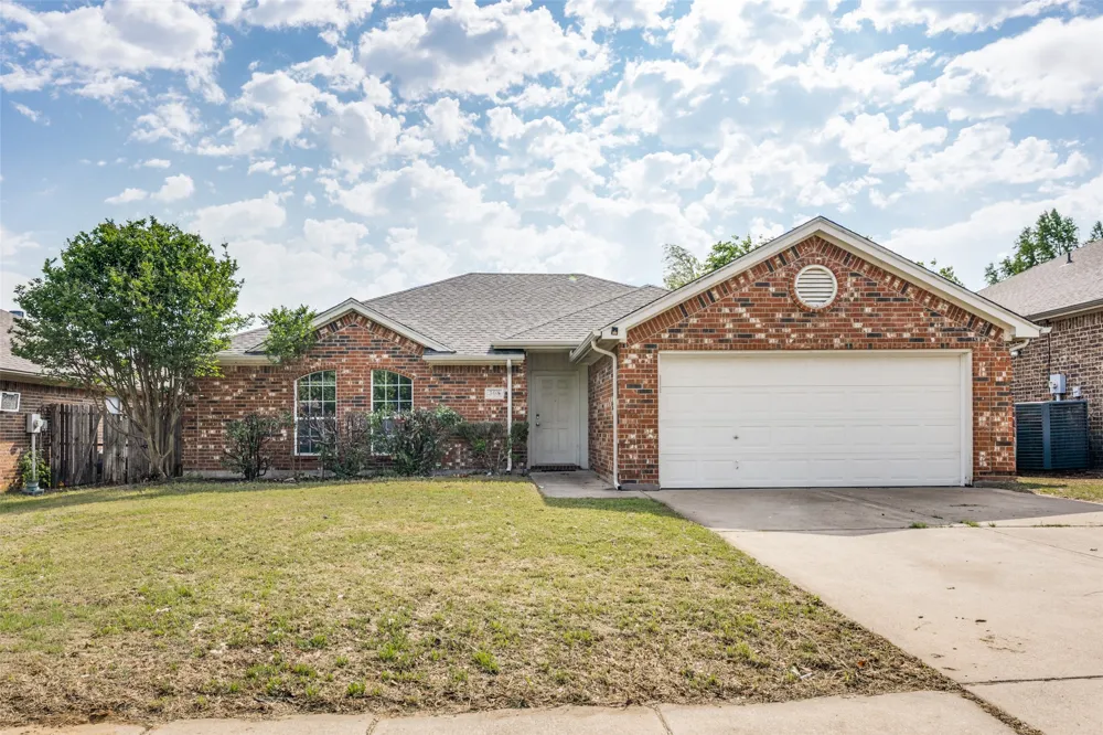 308 Rock Hill Drive Crowley, TX 76036