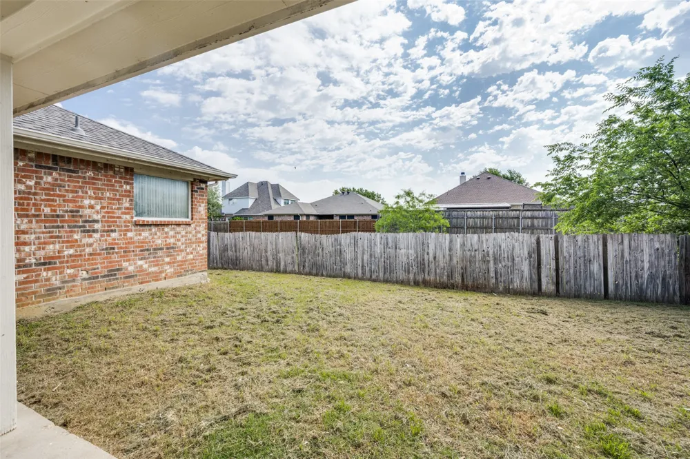 308 Rock Hill Drive Crowley, TX 76036
