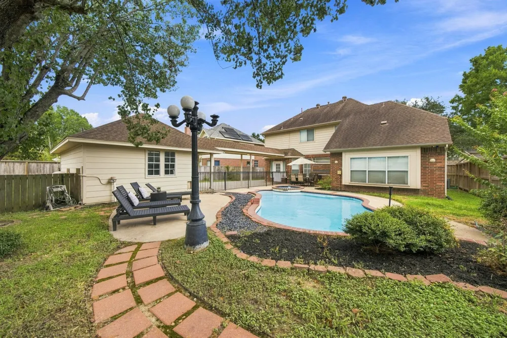 5635 Heather Run Houston, TX 77041
