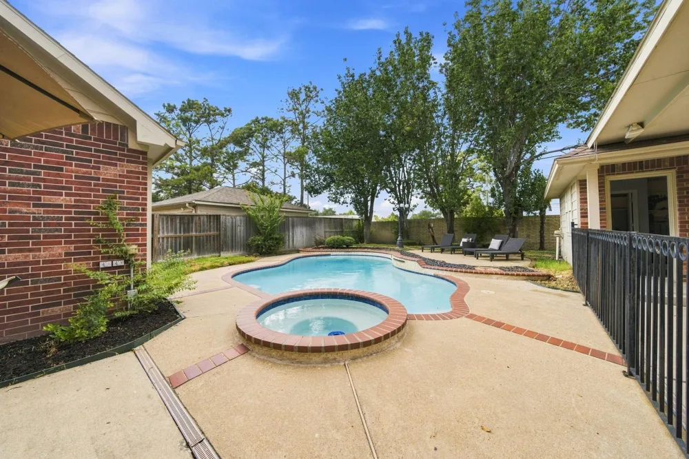 5635 Heather Run Houston, TX 77041
