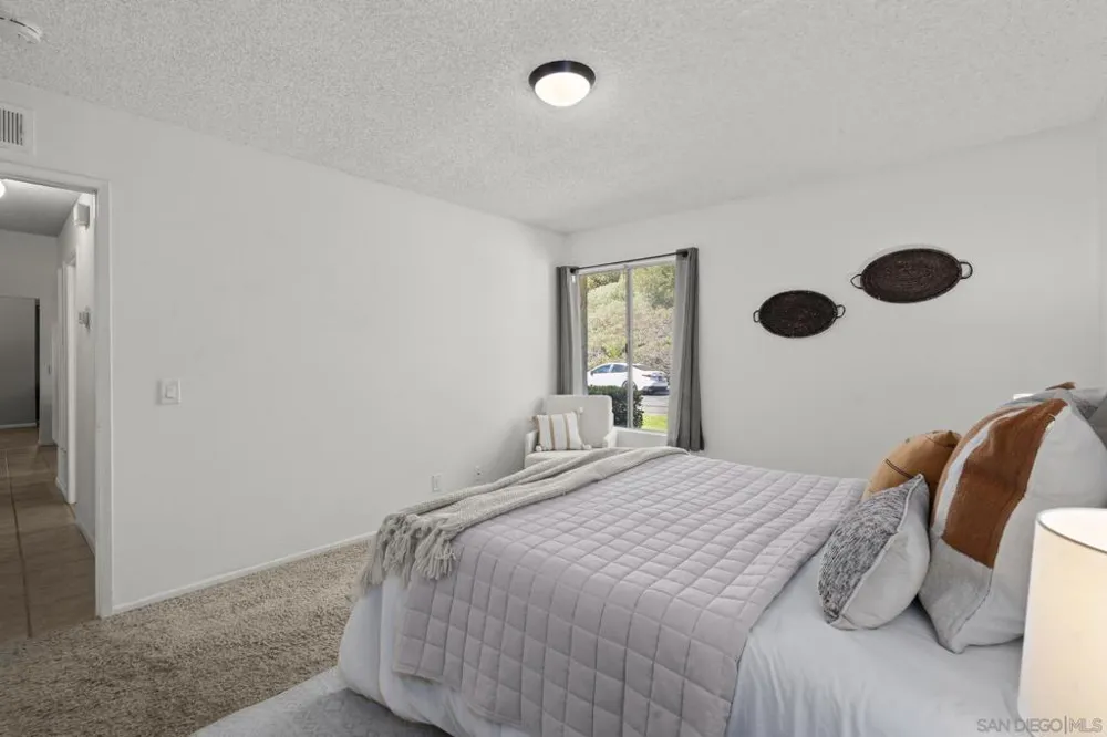 2147 Citrus Tree Spring Valley, CA 91977