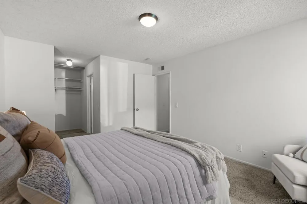 2147 Citrus Tree Spring Valley, CA 91977