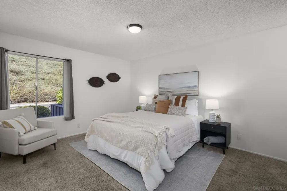 2147 Citrus Tree Spring Valley, CA 91977