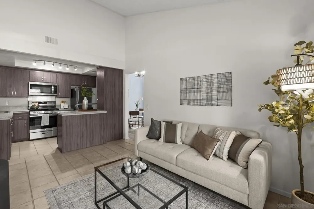 2147 Citrus Tree Spring Valley, CA 91977