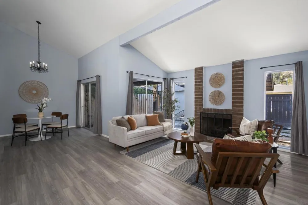 2147 Citrus Tree Spring Valley, CA 91977