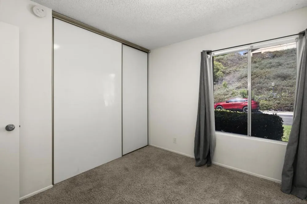 2147 Citrus Tree Spring Valley, CA 91977