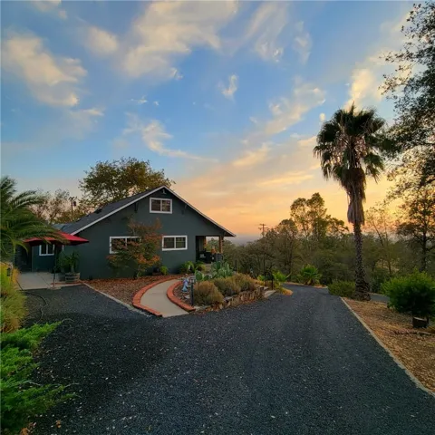 289 Skyline Boulevard