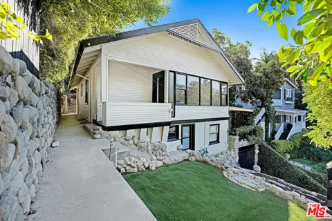 316 Crane Boulevard