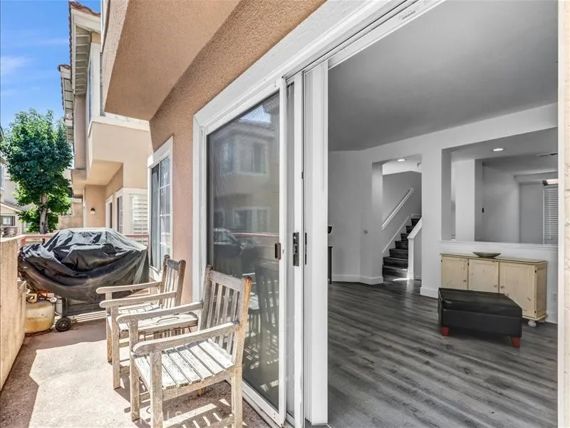 14053 Lemoli Hawthorne, CA 90250