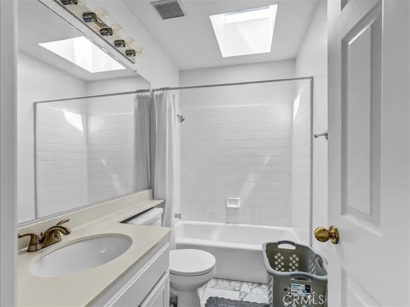 14053 Lemoli Hawthorne, CA 90250