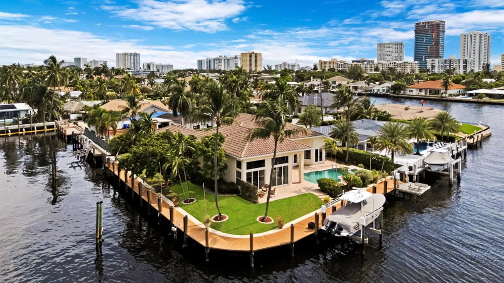 2761 SE 9TH STREET Pompano Beach, FL 33062