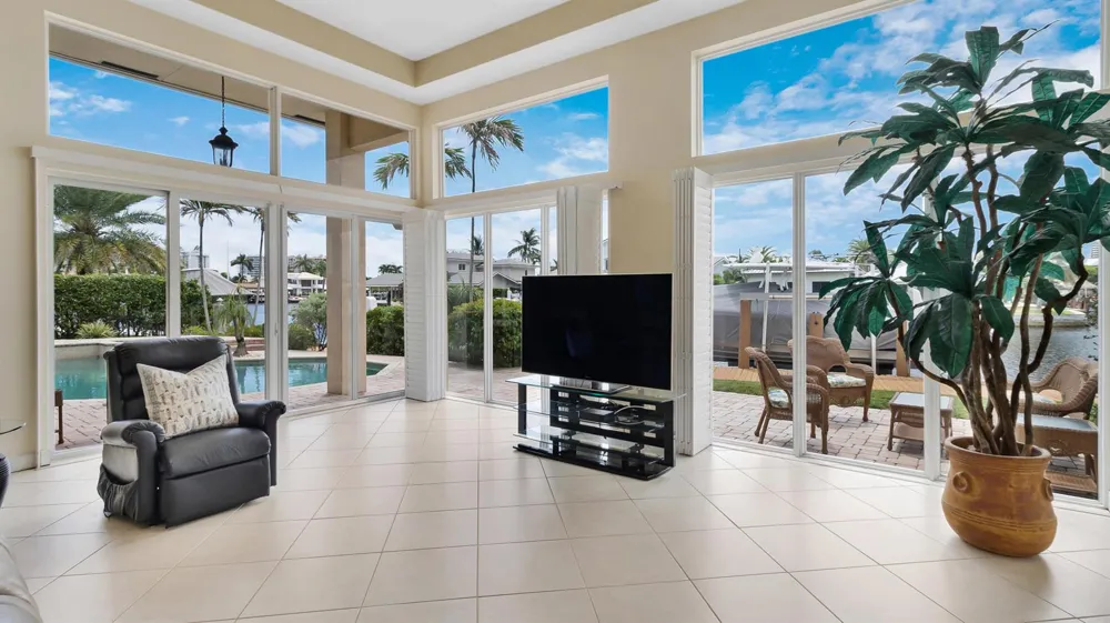 2761 SE 9TH STREET Pompano Beach, FL 33062